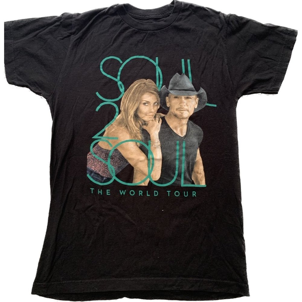 Gently used Faith Hill/Tim McGraw concert t-shirt